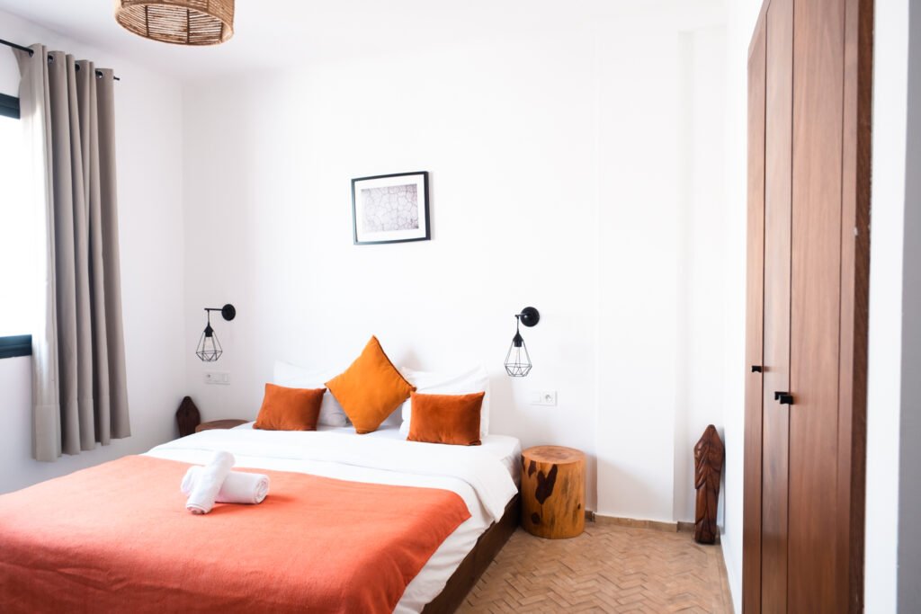 Agama Olo SUrf & Naturę Terre Room with Warm Earthy tones