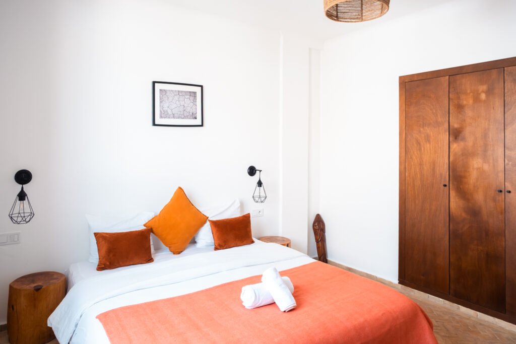 Agama Olo SUrf & Naturę Terre Room with Warm Earthy tones