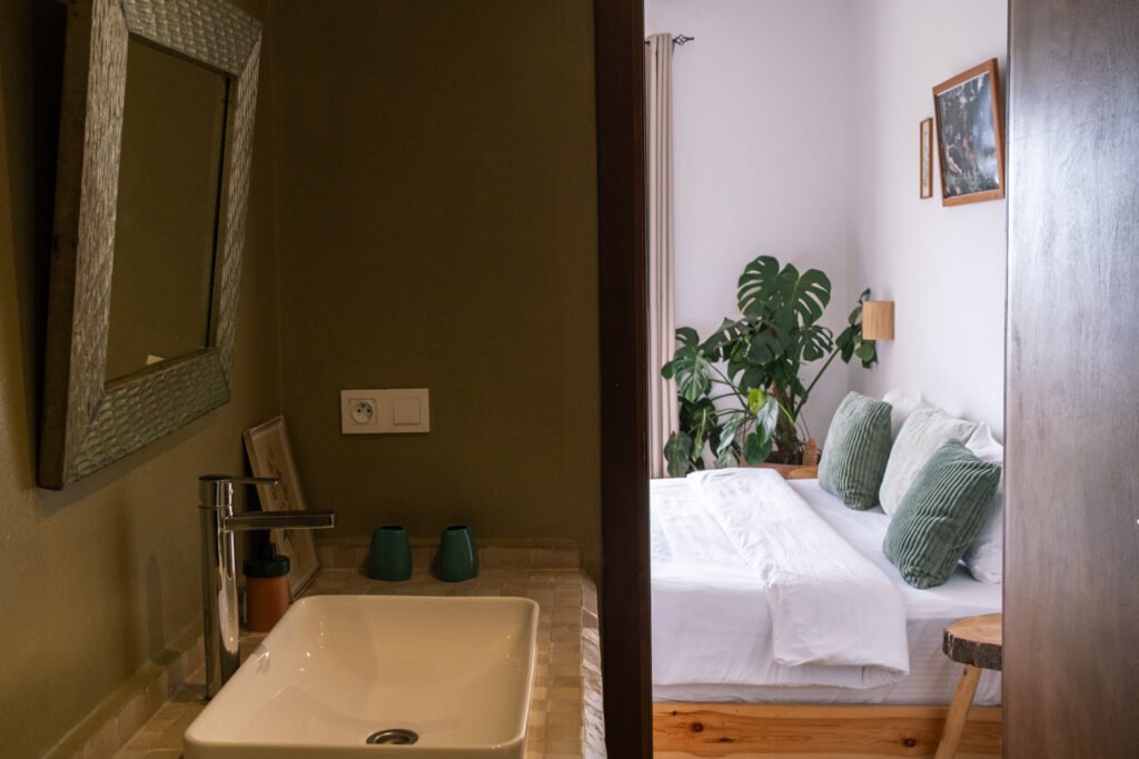 Ensuite Bathroom in Jardin Room at Olo Surf & Nature